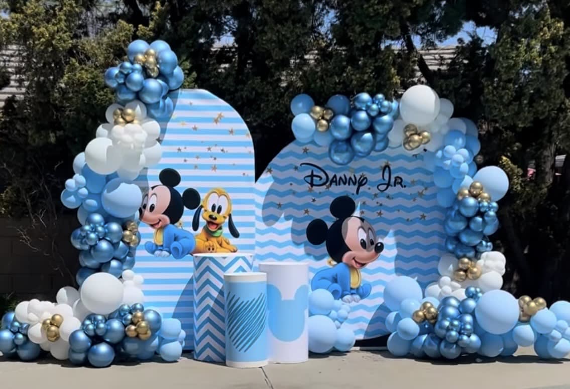 Mickey Mouse Birthday Balloon Decor