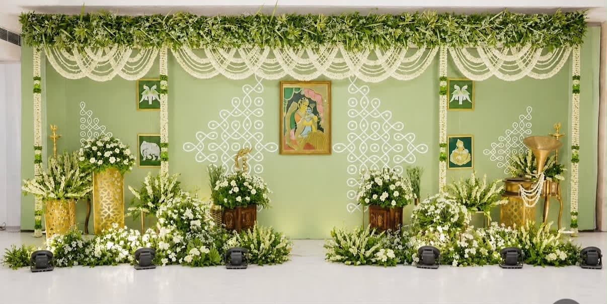 Grand White Flower Decor — photo 1
